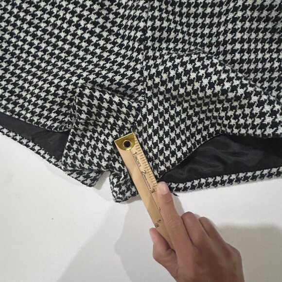 Five Plus Shorts Womens Large, Runs Smaller, Black White Houndstooth Lined - Picture 4 of 15